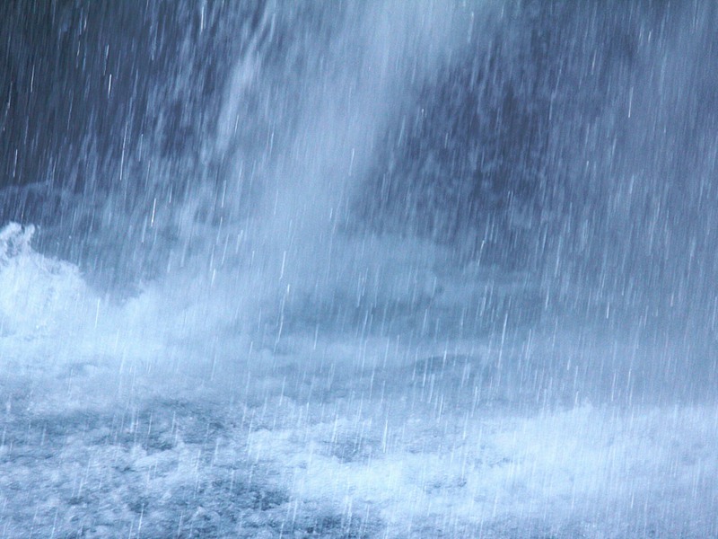 天津邁入強降大暴雨，排水管理所工作人員堅守一線